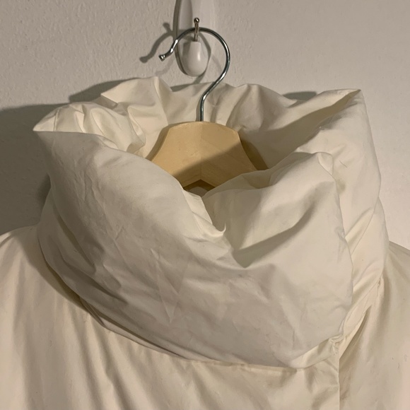 H&M White Tied Puffer - Picture 7 of 9